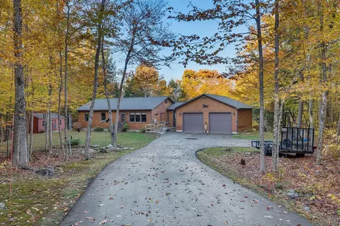 161 Beaver Dam Dr, New Gloucester, ME 04260