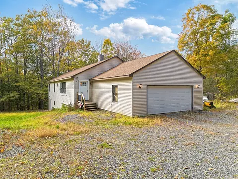 173 Warren Rd, Pittston, ME 04345