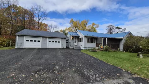 122 Washington St, Oakland, ME 04963