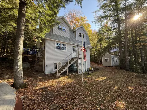 55 Mcnelly Rd, Island Falls, ME 04747