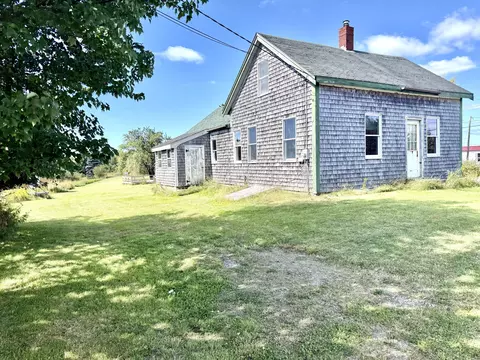 48 Middle St, Whitneyville, ME 04654