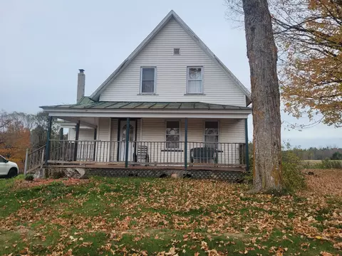 17 Anson Rd, Starks, ME 04911