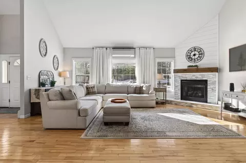 14 Rachel Dr, Kennebunk, ME 04043