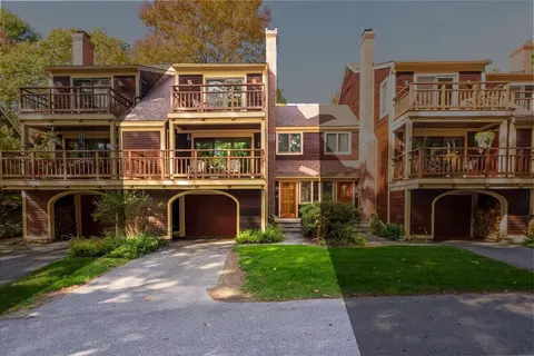 10 Harbor Dr #10, Lincolnville, ME 04849