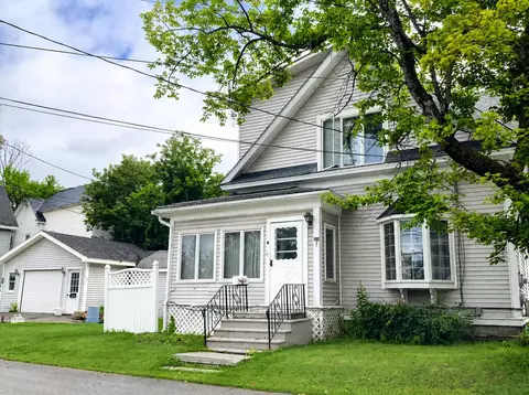 5 Epworth St, Presque Isle, ME 04769