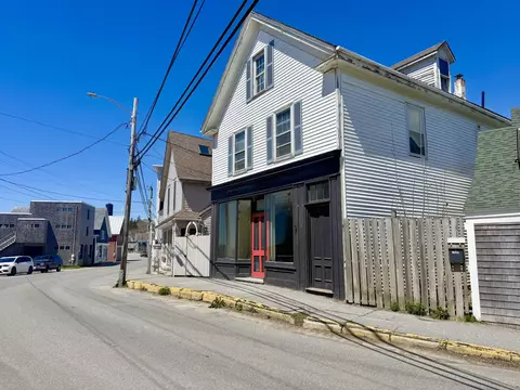 64 Main St, Vinalhaven, ME 04863