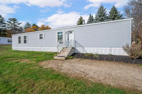 30 North St, Mechanic Falls, ME 04256