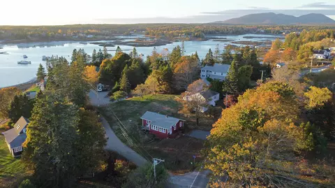 139 Harbor Dr, Tremont, ME 04653