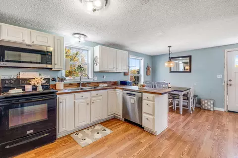 Kitchen - 317 Cross Rd, Cushing, ME 04563 photo 1 of 5