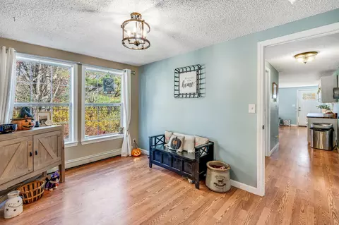 Entry Way - 317 Cross Rd, Cushing, ME 04563 photo 2 of 5