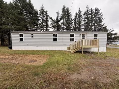 48 Bushey St, Ashland, ME 04732