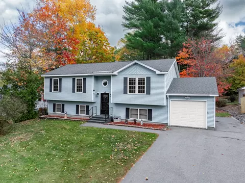 42 Yankee Ave, Bangor, ME 04401