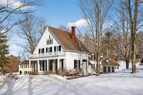 1090 Pittston School St, Pittston, ME 04345