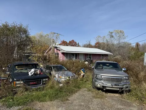 126 Boston Rd, Winterport, ME 04496