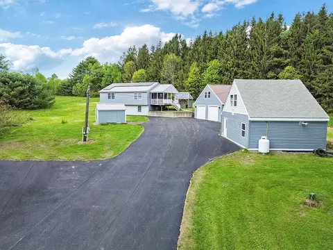 20 Pitt Rd, Windsor, ME 04363