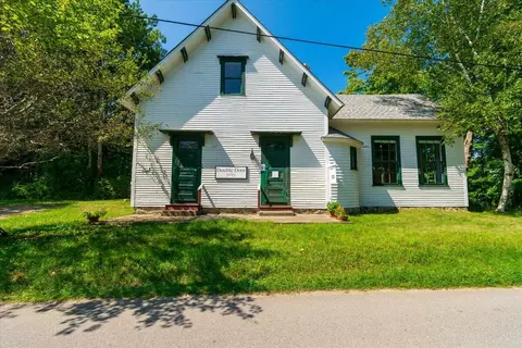 300 Main Rd, Islesboro, ME 04848