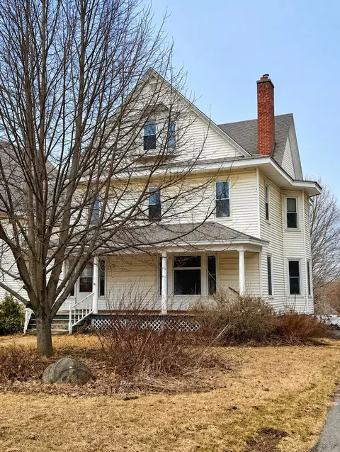 29 Church St, Presque Isle, ME 04769