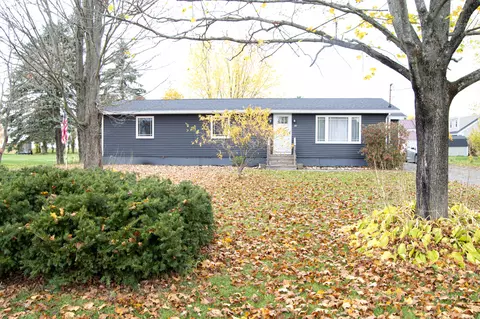 30 Cottage St, Fairfield, ME 04937