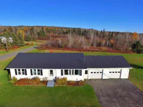 31 Pease Rd, Mapleton, ME 04757