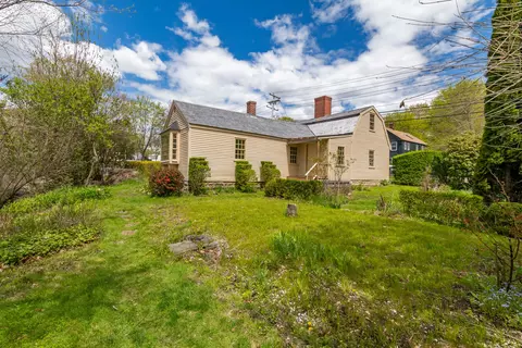 7 Water St, Kennebunk, ME 04043