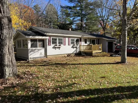 164 Mayo Rd S, Hampden, ME 04444