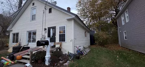 4 Sewall St, Livermore Falls, ME 04254