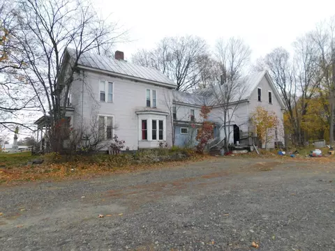 14 Old Point Ave, Madison, ME 04950