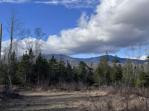 101 Center Rd, Madrid Twp, ME 04966