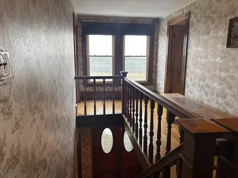 Entry Way - 10 Ridge Rd, Windsor, ME 04363 photo 4 of 10