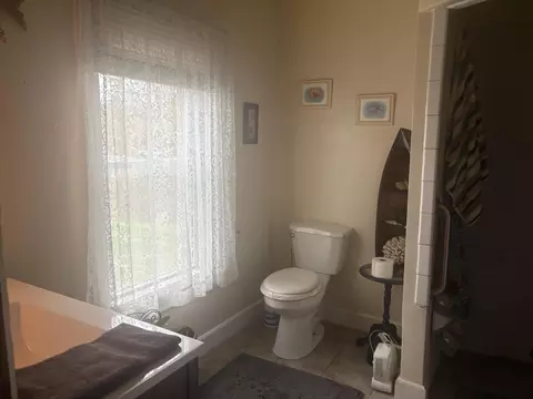 Bath - 10 Ridge Rd, Windsor, ME 04363 photo 1 of 7