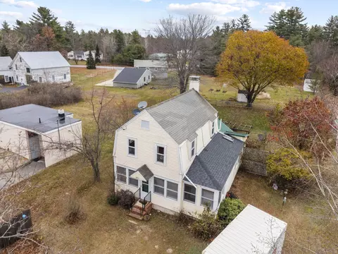 1097 Pequawket Trl, Steep Falls, ME 04085