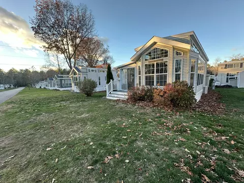 23 College Dr #121, Wells, ME 04090
