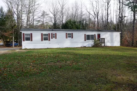 661 Park St, Paris, ME 04281