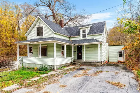 7 Valley St, Augusta, ME 04330