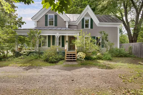 7 Bean St, Madison, ME 04950