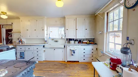 Kitchen - 49 Summit Rd, Mount Desert, ME 04660 photo 1 of 2