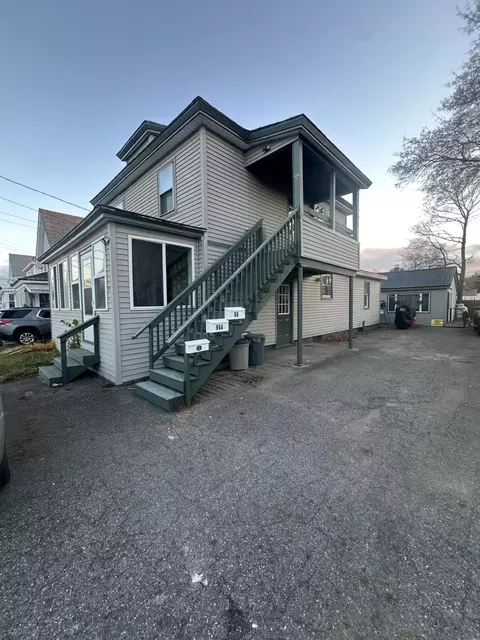 99 State St, Millinocket, ME 04462