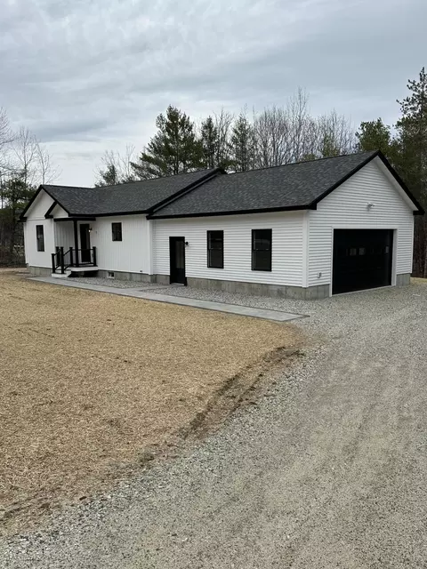 71 Quarry Rd, Limerick, ME 04048