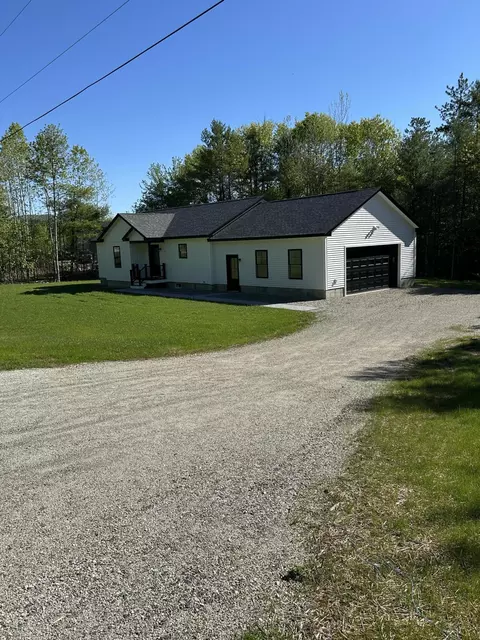 71 Quarry Rd, Limerick, ME 04048