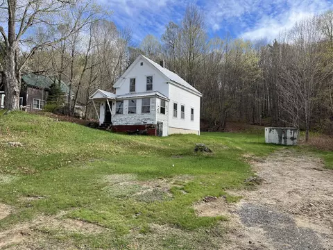 26 S Railroad St, Roxbury, ME 04275