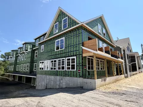 294 York St #2, York, ME 03909