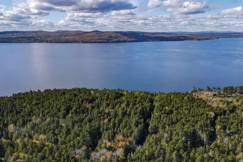 181 Oregon Rd, Islesboro, ME 04848