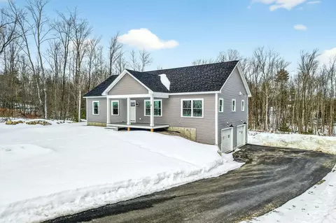 8 Hummingbird Ln, Sanford, ME 04073