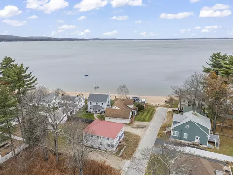 13 Quest Ave, Sebago, ME 04029
