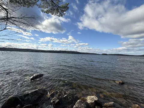 15-54 Cottage Shore Dr, Holden, ME 04429