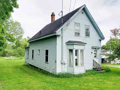 14 School St, Stockton Springs, ME 04981