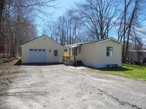 17 Maple St, Vassalboro, ME 04989