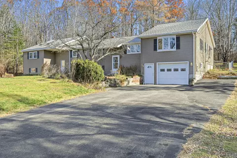 974 Sturtevant Hill Rd, Winthrop, ME 04364