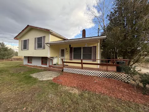 852 River Rd, Dresden, ME 04342