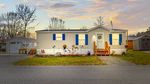 962 Main St #10, Monmouth, ME 04259